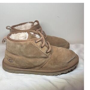 UGG Neumel Short‎ Boots Chestnut Suede Sheepskin Lined Lace Up Women US Size 7